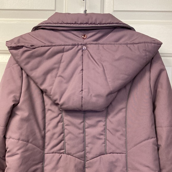 Vintage Ms. Freddi International Coat Mauve Size 14 With Ceramic Flower Button - Picture 3 of 9